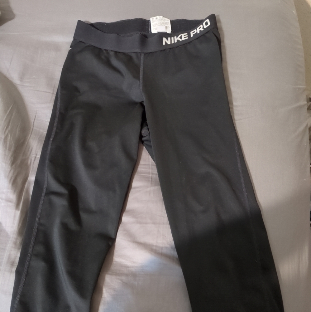 Nike Pro Compression Capri Size Medium - image 1